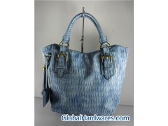 blue handbag图1