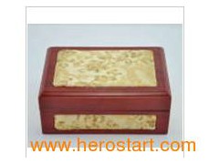 Classics Wooden Jewelry Box图1