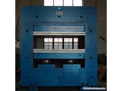 1200T vulcanizer machine图1