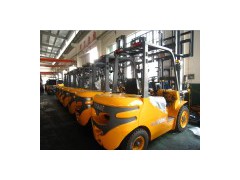 Four-Wheel Internal Combustion Forklift Trucks-Diesel Types图1