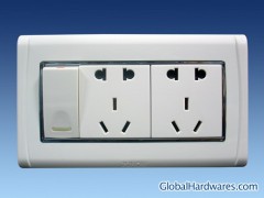 Twin Two and Three Pin Socket With One Gang One Way Switch图1