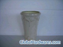 Pottery pots and planters图1
