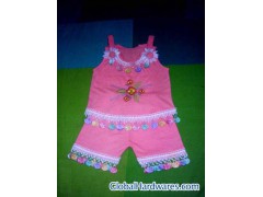 The Pakistani merchants ask to buy the children's clothing